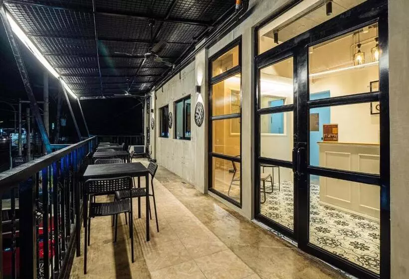 Hotelli Auberge Petit