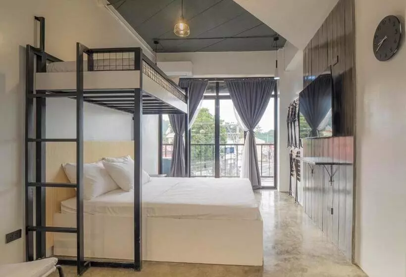 Hotelli Auberge Petit