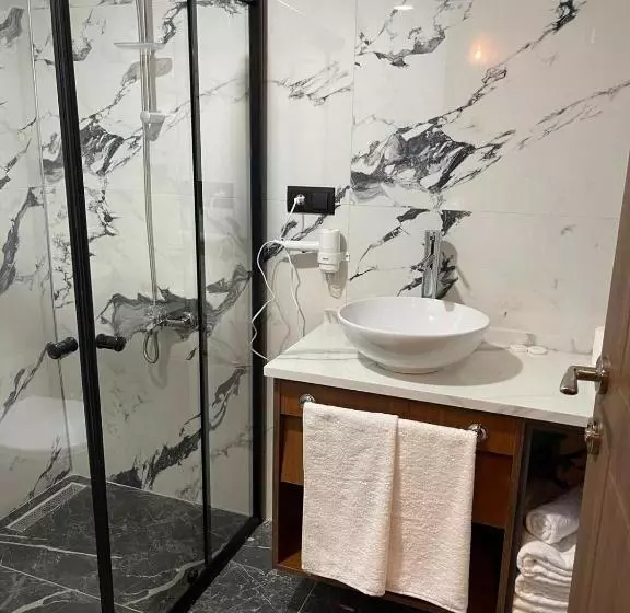 ホテル Li̇ya 107 Dağ Manzarali Oda