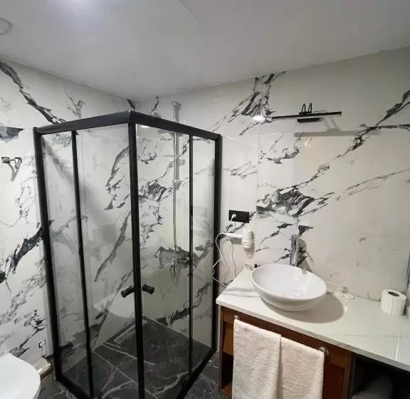 ホテル Li̇ya 107 Dağ Manzarali Oda