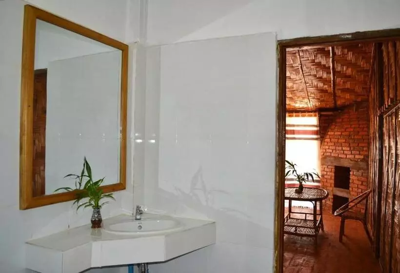 ホテル Phou Iu Iii Bungalows