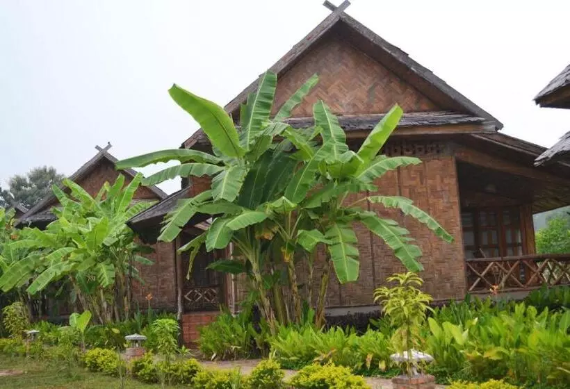 ホテル Phou Iu Iii Bungalows