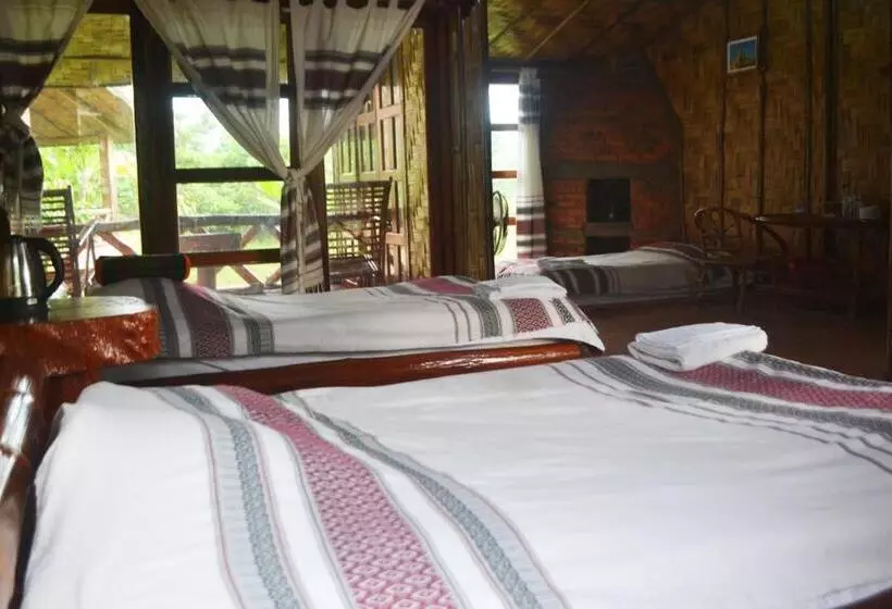 ホテル Phou Iu Iii Bungalows