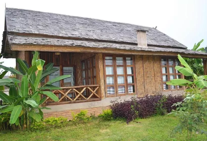 ホテル Phou Iu Iii Bungalows