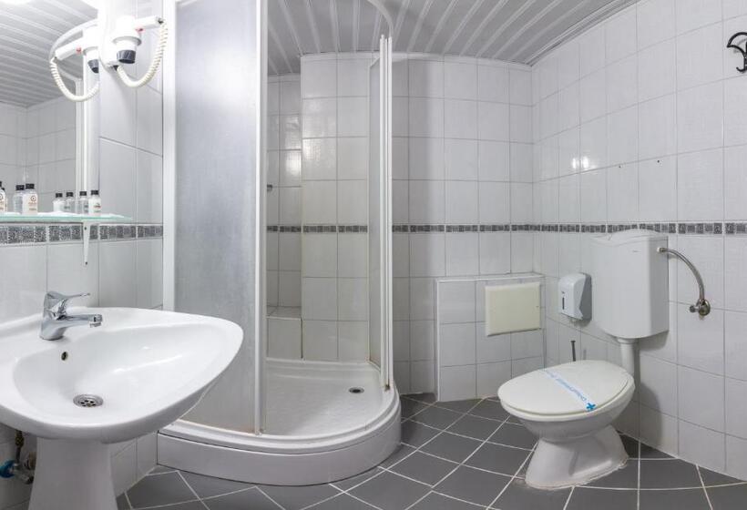 هتل Slavija Beach Resort