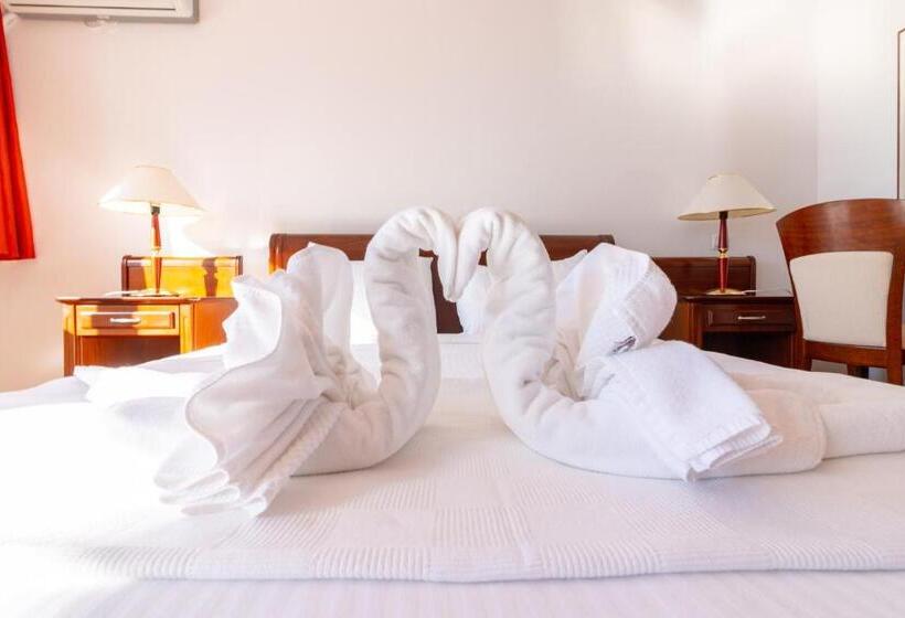 هتل Slavija Beach Resort