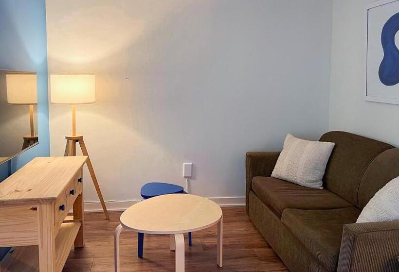 فندق على الطريق The Stonewater