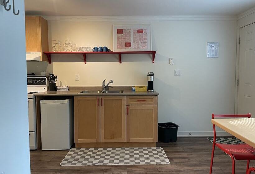 فندق على الطريق The Stonewater