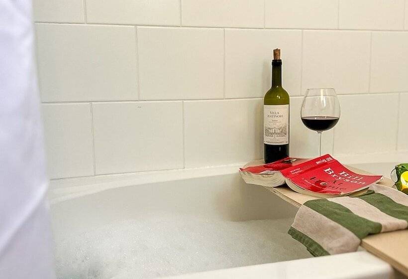 فندق على الطريق The Stonewater