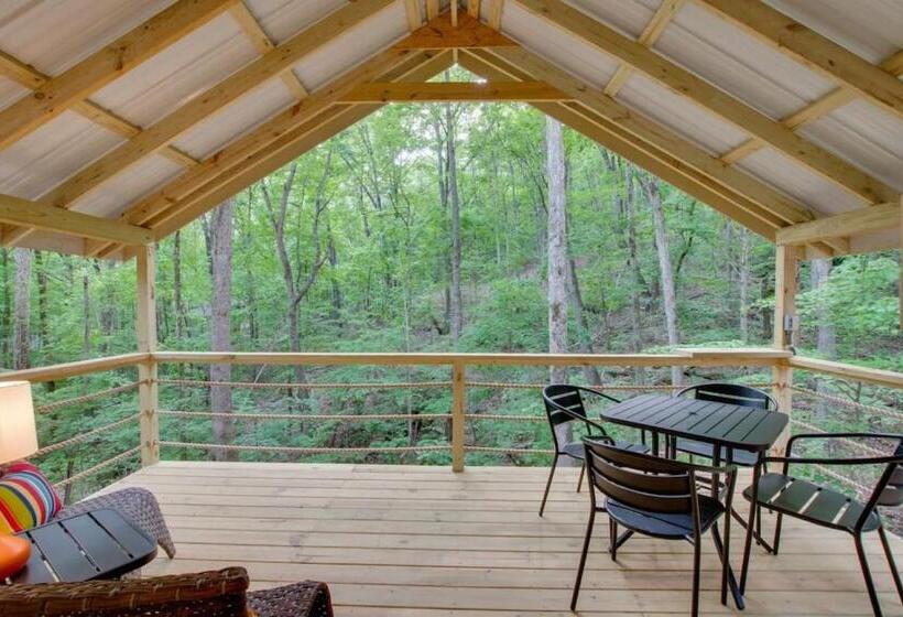 Курорт Game Room Luxury Glamping Tent Arcade Theme