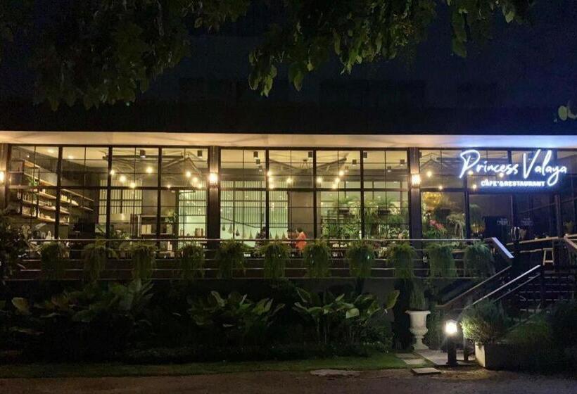 Valaya Hotel Pathumthani