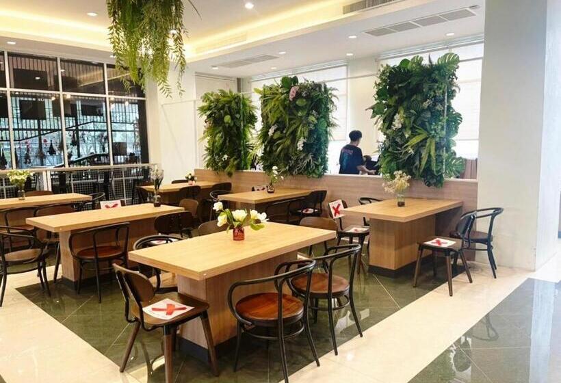 Valaya Hotel Pathumthani