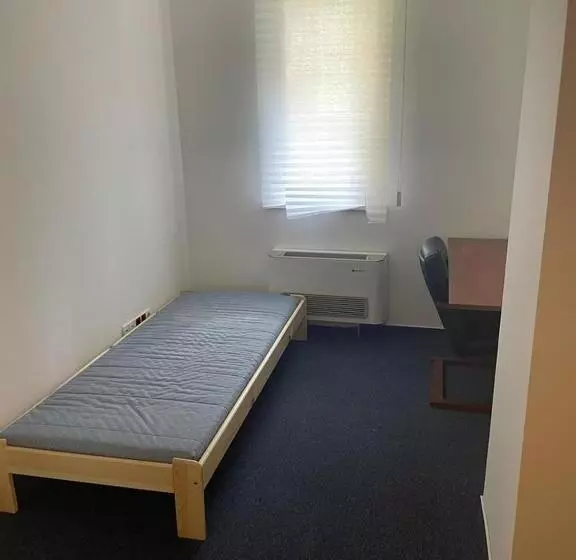 Viola Hostel