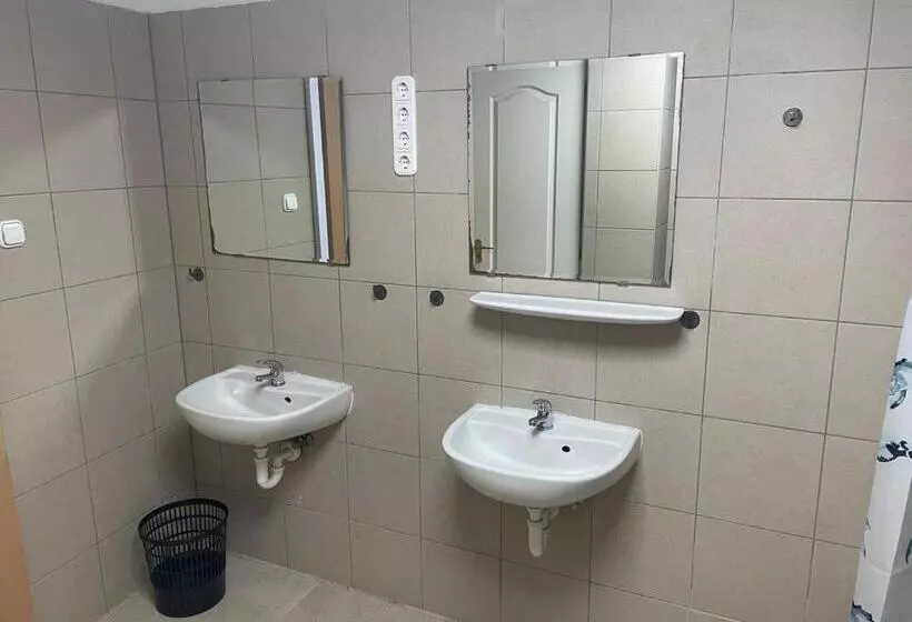Viola Hostel