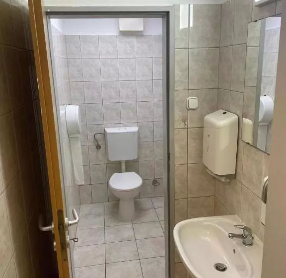 Viola Hostel