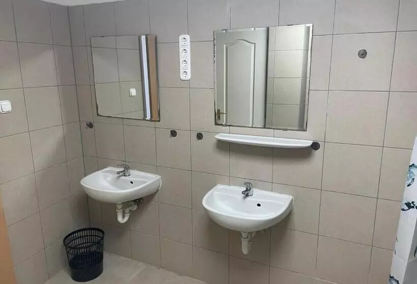 Viola Hostel