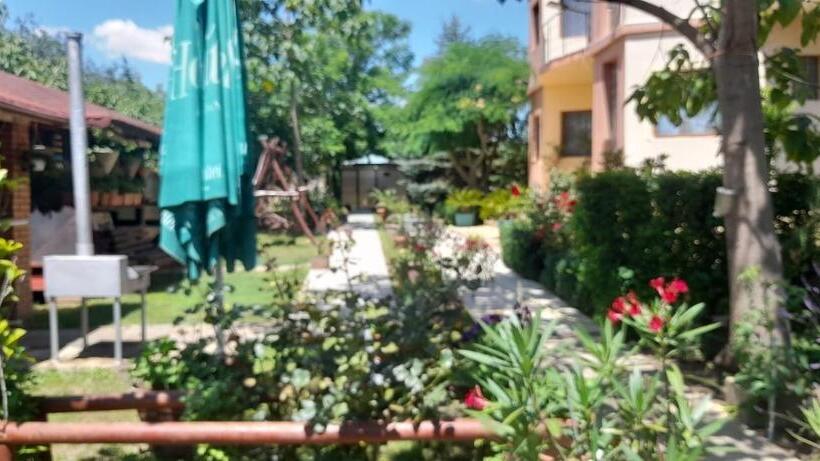 پانسیون Casa Yva Black Sea