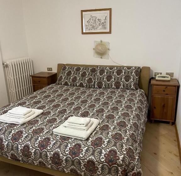 هتل Ambassador Rooms In Bormio, Solo Camera Senza Colazione