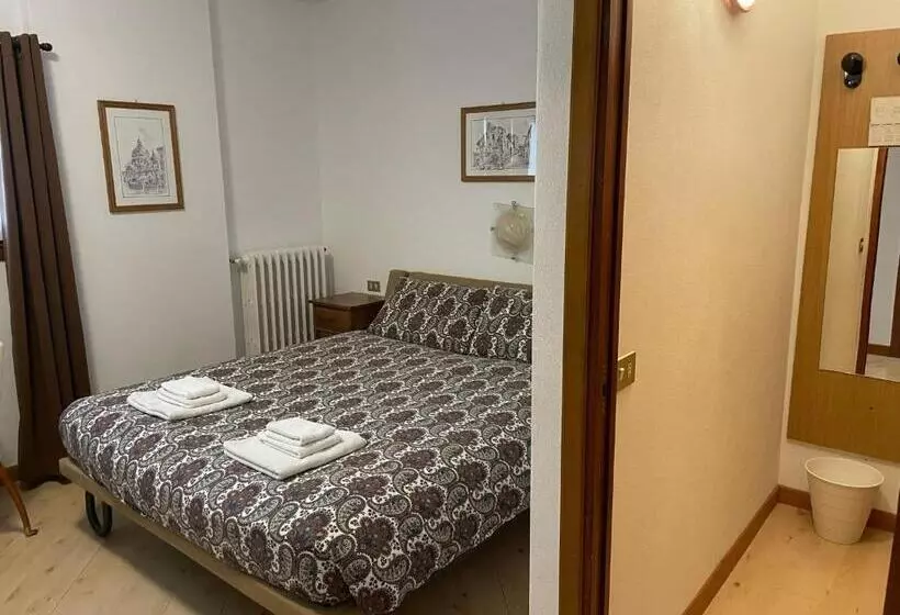 هتل Ambassador Rooms In Bormio, Solo Camera Senza Colazione