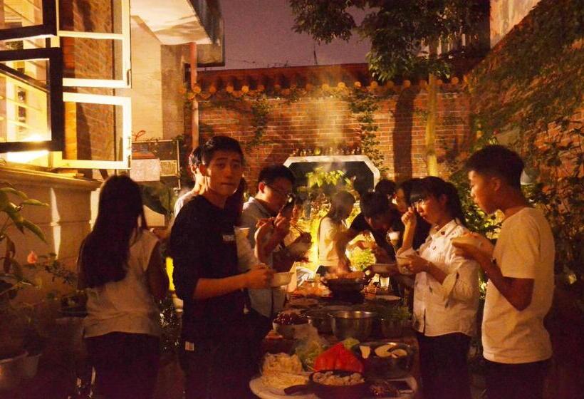 Retkeilymaja U Shore House