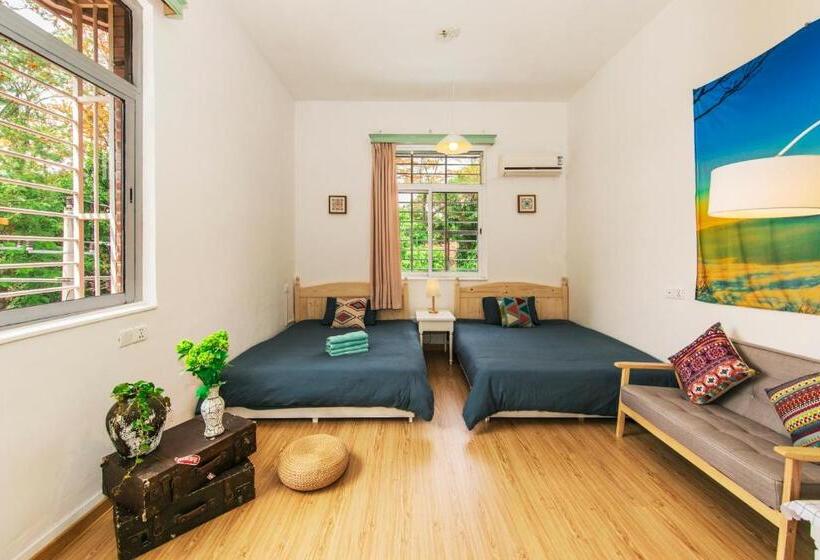 Retkeilymaja U Shore House