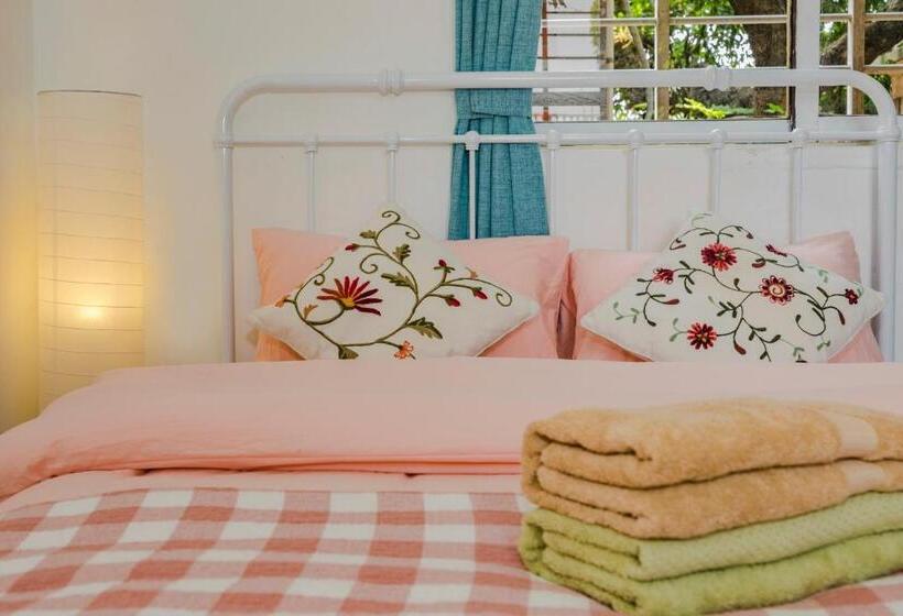 Retkeilymaja U Shore House