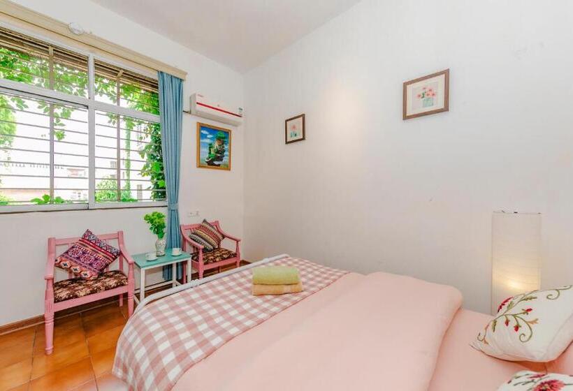 Retkeilymaja U Shore House