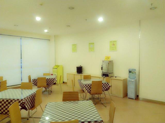 Hotelli 7days Inn Shenzhen Huagqiangbei Yannan Subway Station