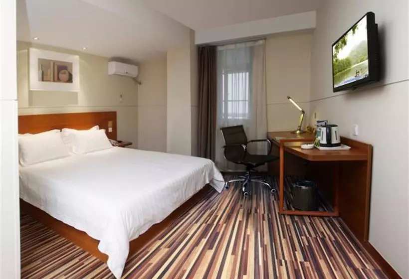 Hotelli Jinjiang Inn Select Chengdu Shuangliu International Airport