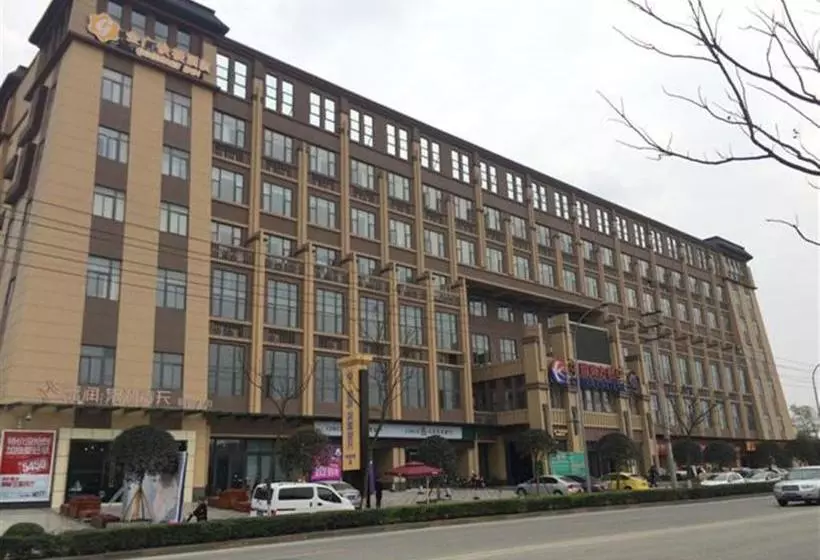 Hotelli Jinjiang Inn Select Chengdu Shuangliu International Airport
