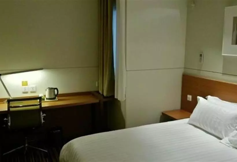 Hotelli Jinjiang Inn Select Chengdu Shuangliu International Airport