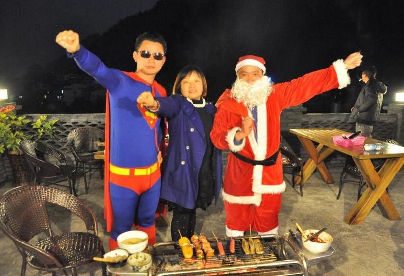 هتل Yangshuo Mountain Nest Boutique