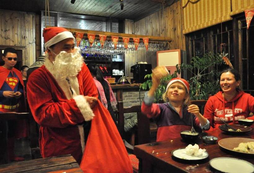 هتل Yangshuo Mountain Nest Boutique