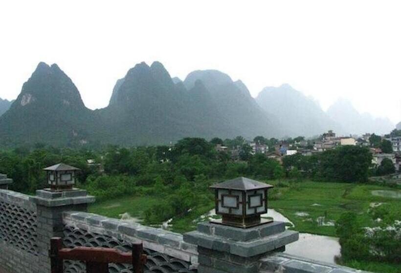 هتل Yangshuo Mountain Nest Boutique