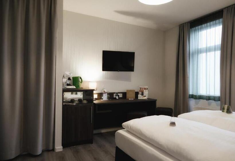 Konsumhotel Am Park   Nebenhaus Vom Konsum Berghotel Oberhof