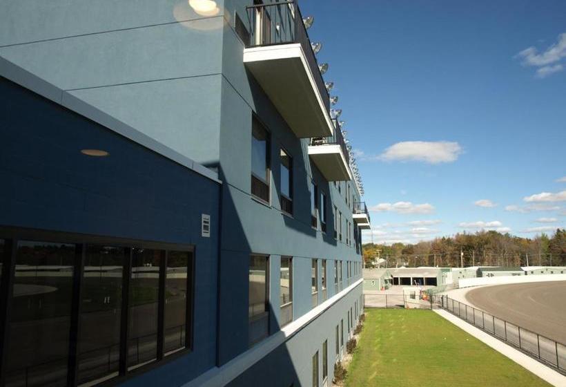 בית מלון כפרי At Batavia Downs