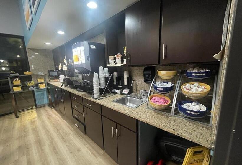 בית מלון כפרי Days Inn By Wyndham Lake Park/valdosta