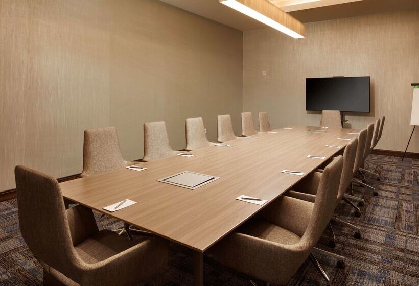 Отель Embassy Suites By Hilton Amarillo Downtown