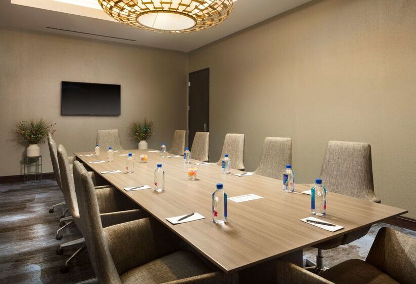 Отель Embassy Suites By Hilton Amarillo Downtown