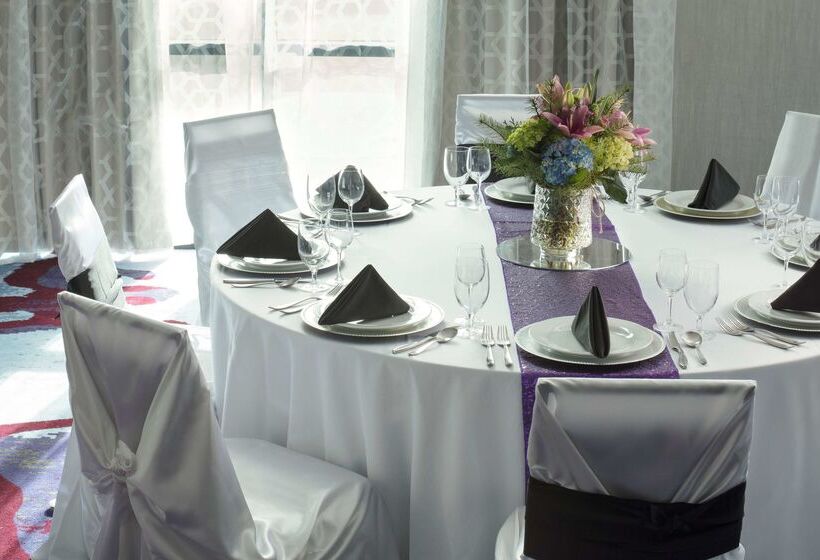 Отель Embassy Suites By Hilton Amarillo Downtown