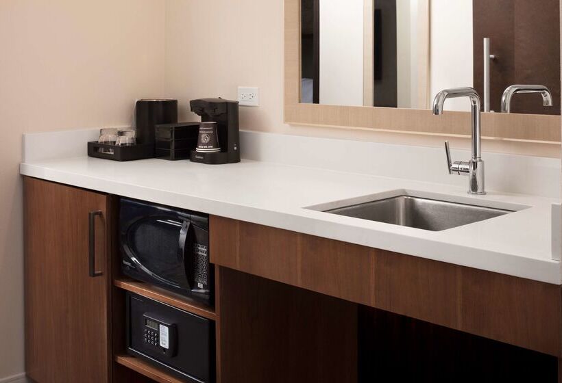 Отель Embassy Suites By Hilton Amarillo Downtown