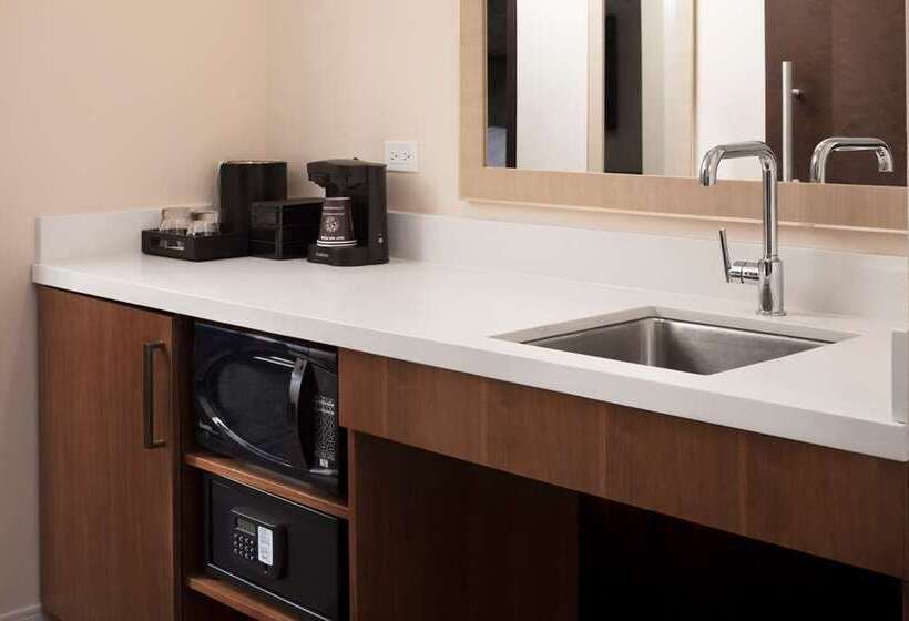 Отель Embassy Suites By Hilton Amarillo Downtown