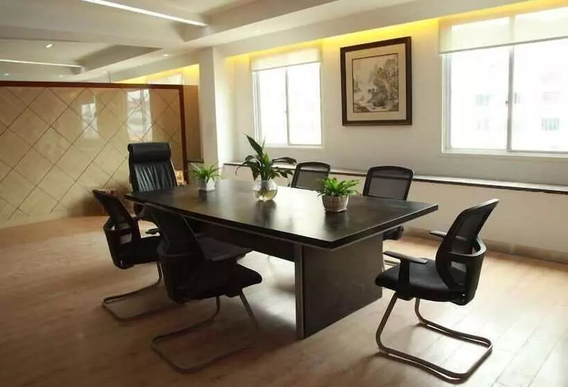 ホテル Greentree Inn Linhai Yintai City