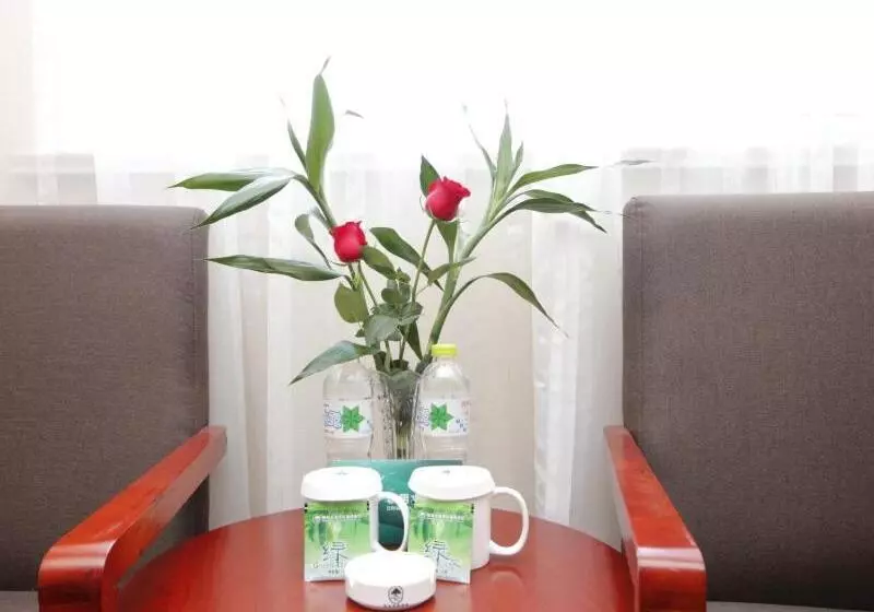 Hotelli Greentree Inn Shandong Rizhao Bus Station Fuhai Road Express