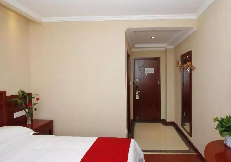 Hotelli Greentree Inn Shandong Rizhao Bus Station Fuhai Road Express