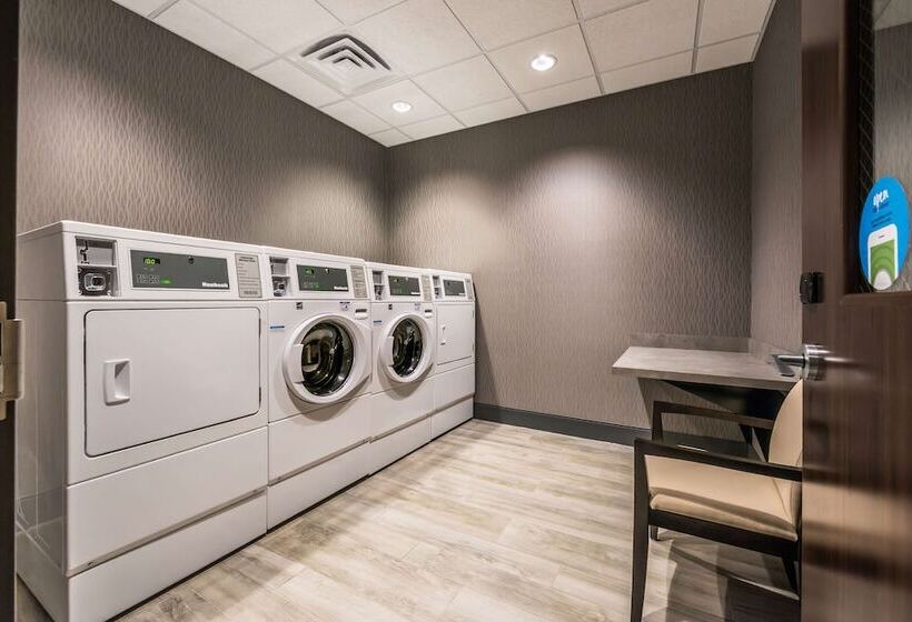 فندق Hampton Inn & Suites Wixom