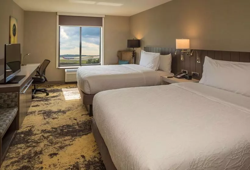 هتل Hilton Garden Inn Pittsburgh Airport