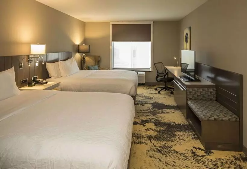 هتل Hilton Garden Inn Pittsburgh Airport