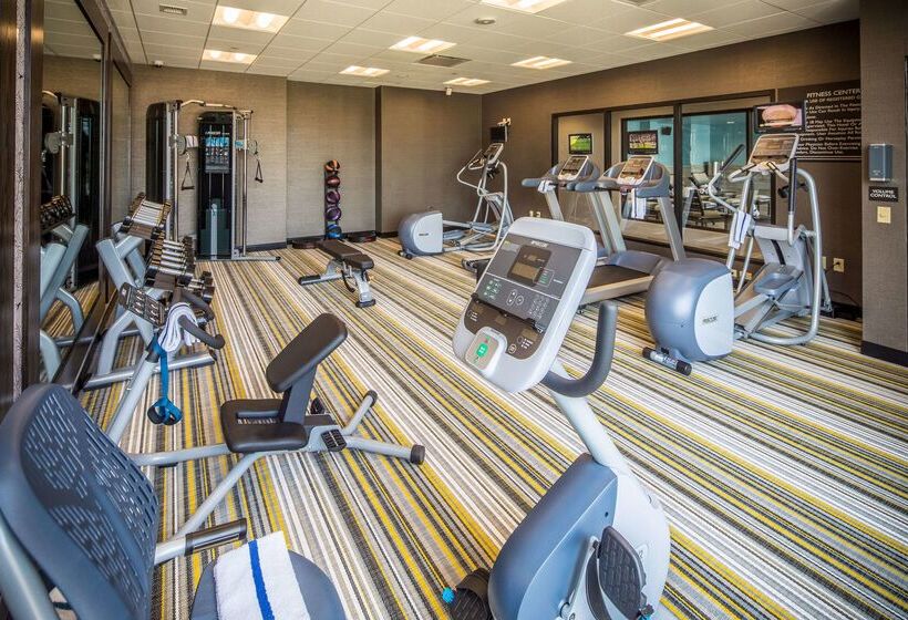 בית מלון כפרי Hilton Garden Inn Pittsburgh Airport