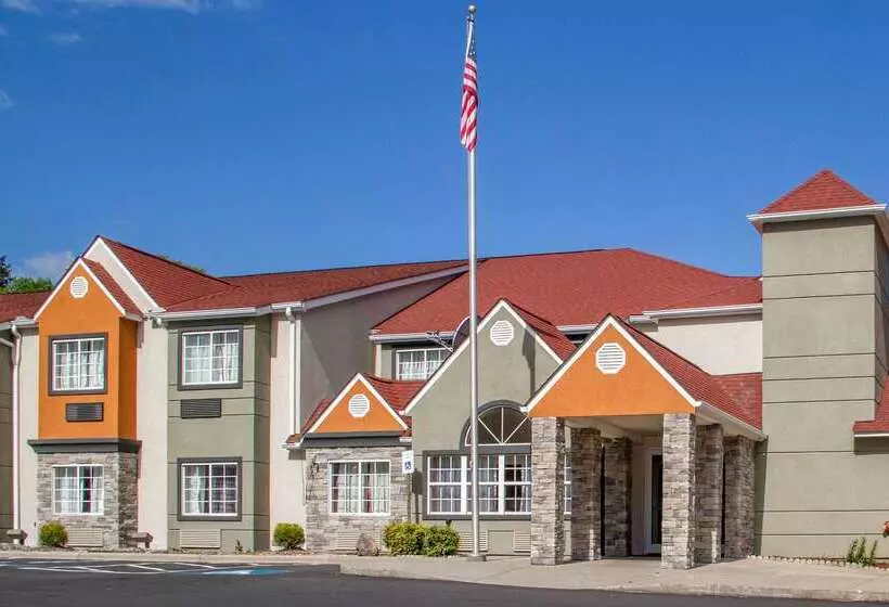 ホテル Quality Inn & Suites Maggie Valley   Cherokee Area